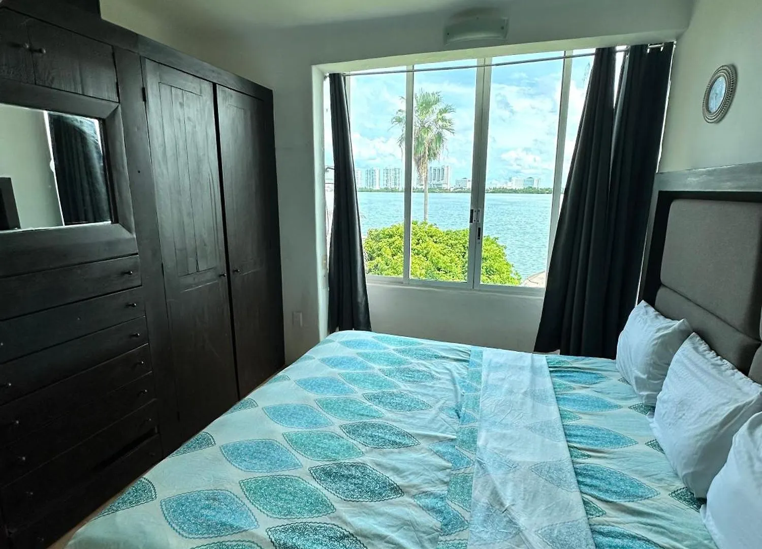 Hermoso Departamento En Zona Hotelera Frente A La Laguna Cancún